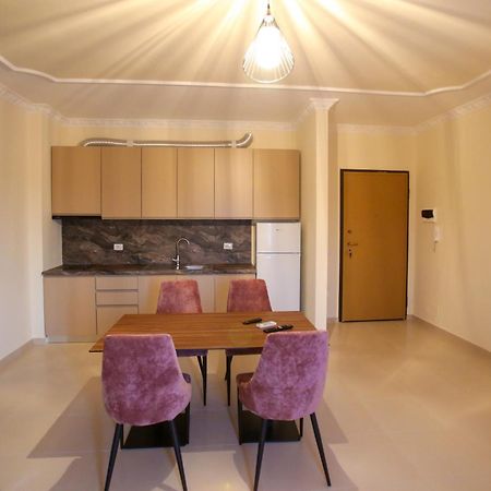Oasis Residence Vlorë エクステリア 写真