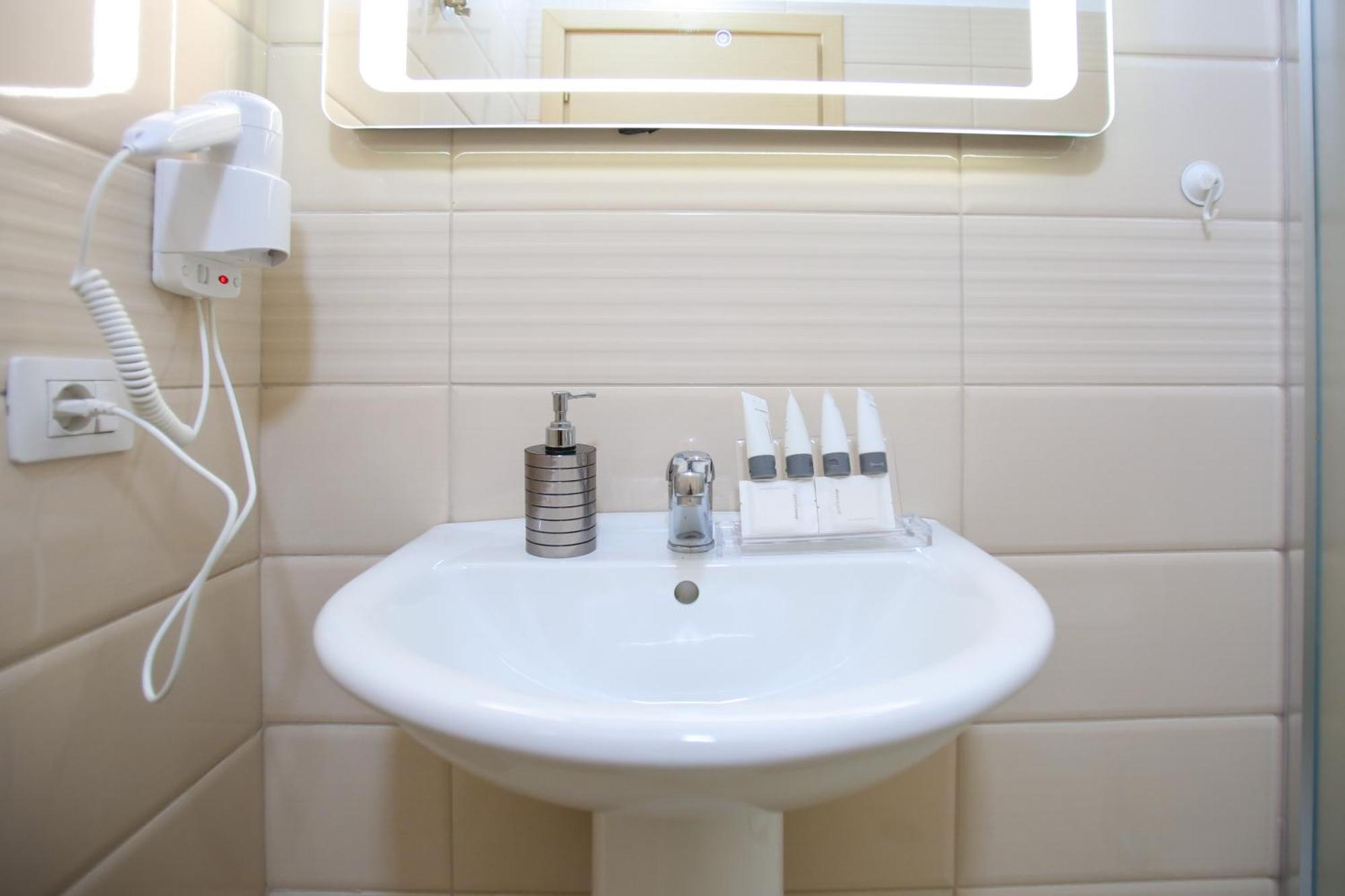 Oasis Residence Vlorë エクステリア 写真